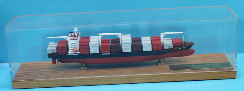 Containership "Ansgaritor" full hull (1 p.) LUX 2001 in showcase from Conrad